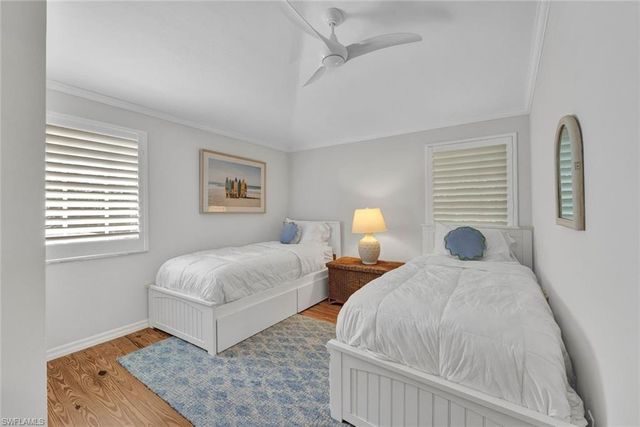 255 2nd AVE N, Naples, FL 34102