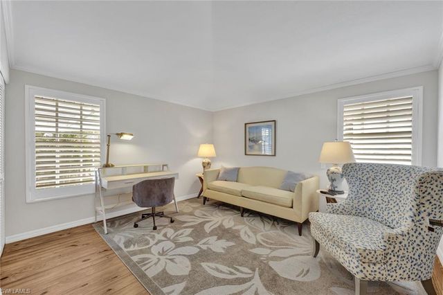 255 2nd AVE N, Naples, FL 34102