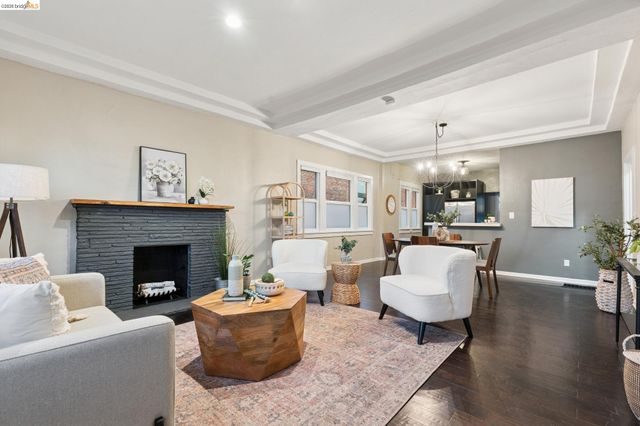 1092 Dwight Way, Berkeley, CA 94710