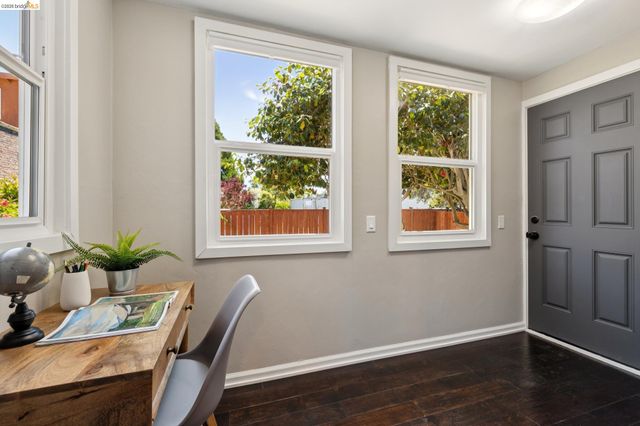 1092 Dwight Way, Berkeley, CA 94710