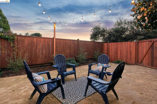 1092 Dwight Way, Berkeley, CA 94710