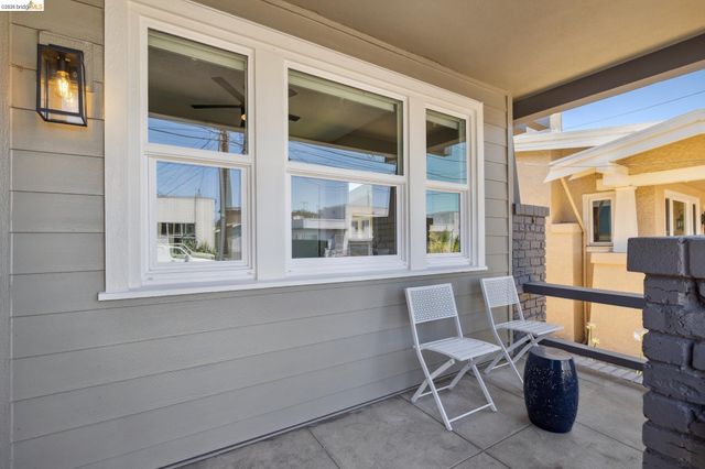 1092 Dwight Way, Berkeley, CA 94710