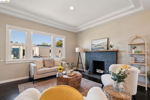 1092 Dwight Way, Berkeley, CA 94710