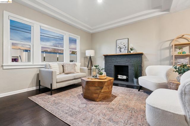 1092 Dwight Way, Berkeley, CA 94710