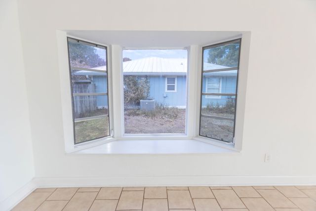 382 NE Genesee Avenue, Port St. Lucie, Port St Lucie, FL 34983