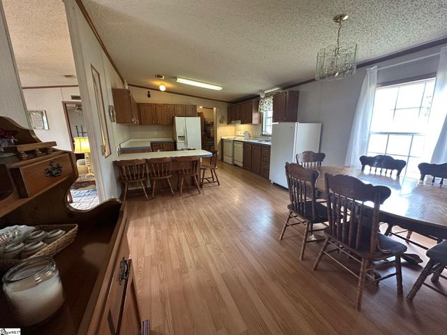 3724 Fairview Road, Fountain Inn, SC 29644