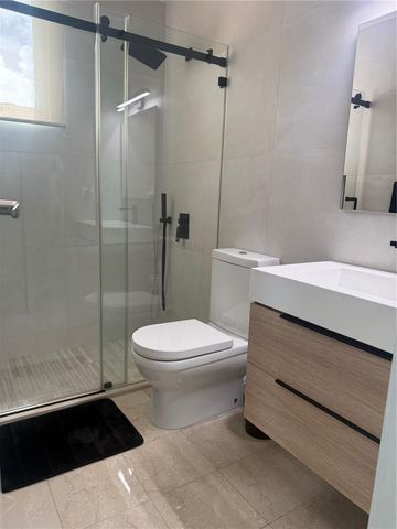 7063 AVE LOS GOBERNADORES, Carolina, PR 00979