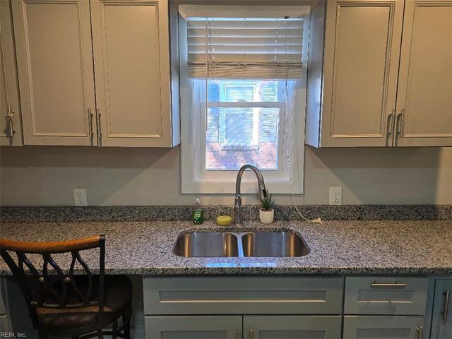 3761 Larkin ST, Norfolk, VA 23513