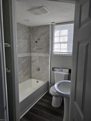 3761 Larkin ST, Norfolk, VA 23513