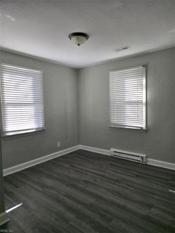 3761 Larkin ST, Norfolk, VA 23513