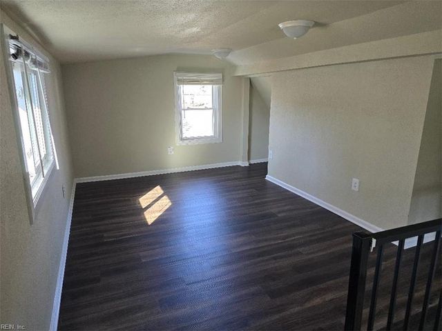 3761 Larkin ST, Norfolk, VA 23513