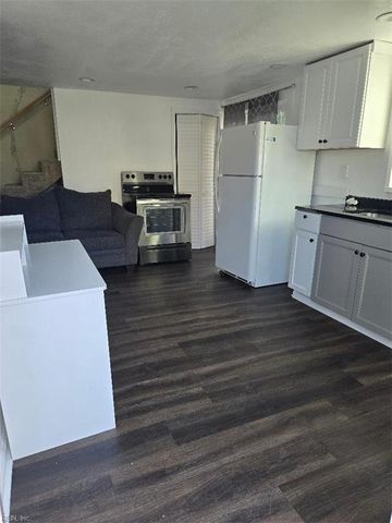 3761 Larkin ST, Norfolk, VA 23513