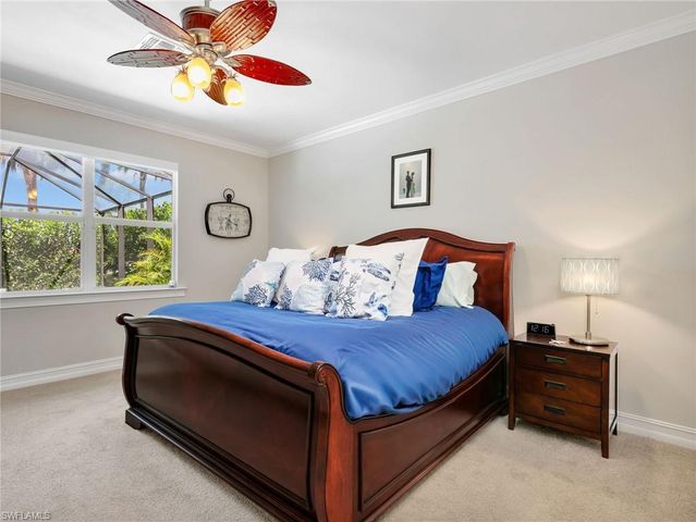 323 Tamarindo LN, Naples, FL 34114