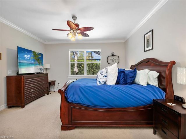 323 Tamarindo LN, Naples, FL 34114