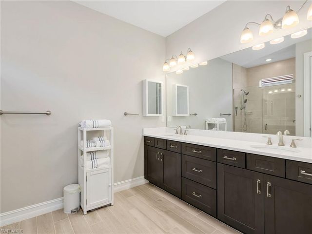 323 Tamarindo LN, Naples, FL 34114