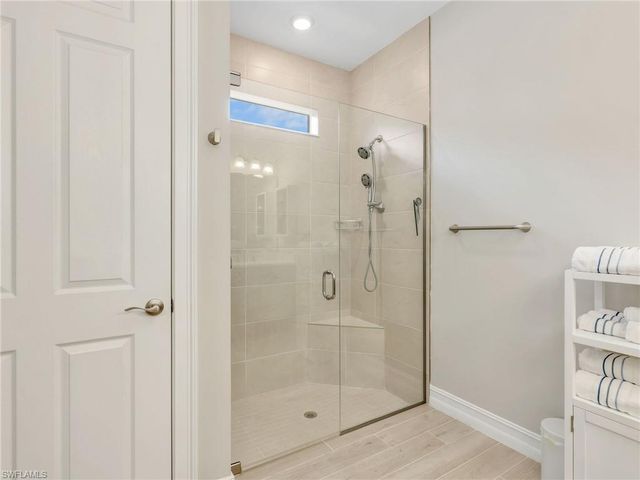 323 Tamarindo LN, Naples, FL 34114