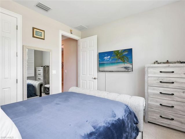 323 Tamarindo LN, Naples, FL 34114