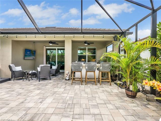 323 Tamarindo LN, Naples, FL 34114