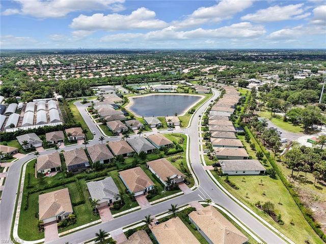 323 Tamarindo LN, Naples, FL 34114