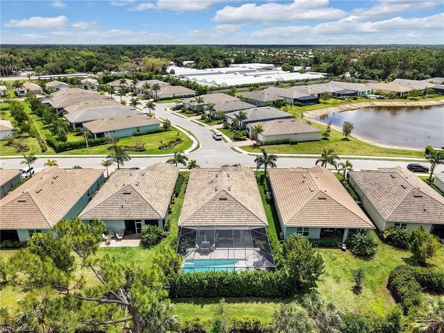 323 Tamarindo LN, Naples, FL 34114