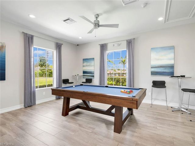 323 Tamarindo LN, Naples, FL 34114