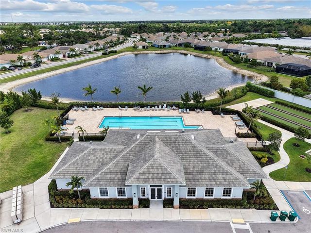 323 Tamarindo LN, Naples, FL 34114