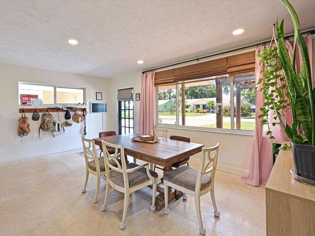 5812 2ND AVE DR NW, Bradenton, FL 34209