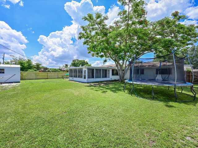 5812 2ND AVE DR NW, Bradenton, FL 34209