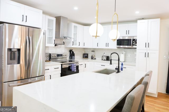 280 W Lake Drive NW, Atlanta, GA 30314