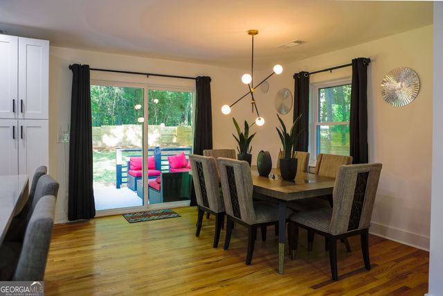 280 W Lake Drive NW, Atlanta, GA 30314