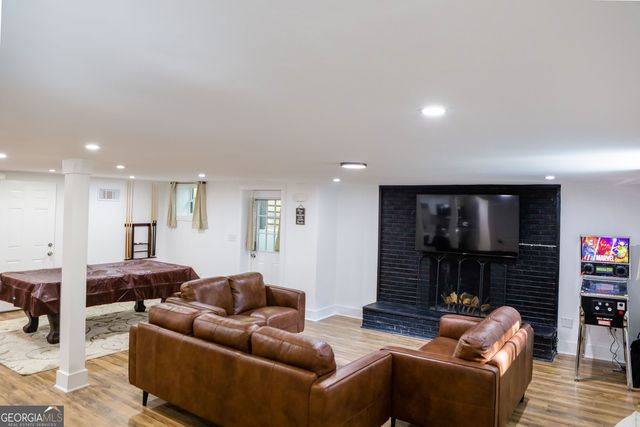 280 W Lake Drive NW, Atlanta, GA 30314