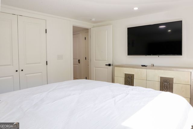 280 W Lake Drive NW, Atlanta, GA 30314