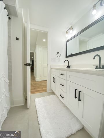 280 W Lake Drive NW, Atlanta, GA 30314