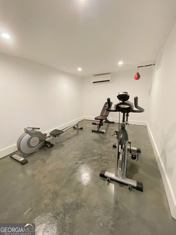 280 W Lake Drive NW, Atlanta, GA 30314
