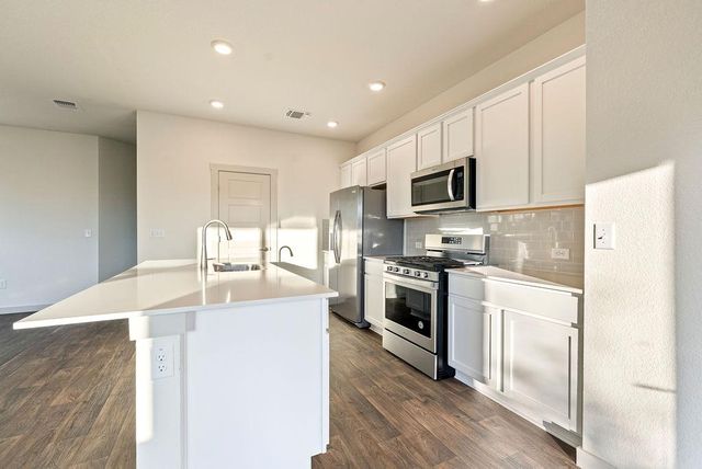 2925 Egan DR, Pflugerville, TX 78660