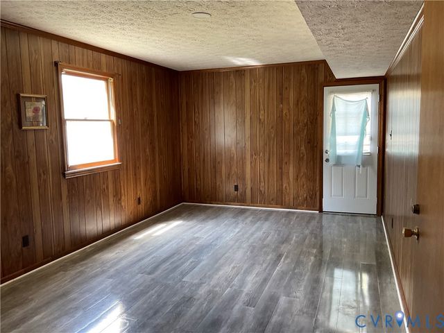 3642 Hawick Dr, Colonial Heights, VA 23834