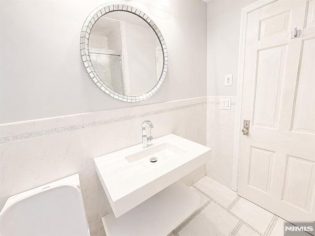 252 Crescent Avenue, Ramsey, NJ 07446