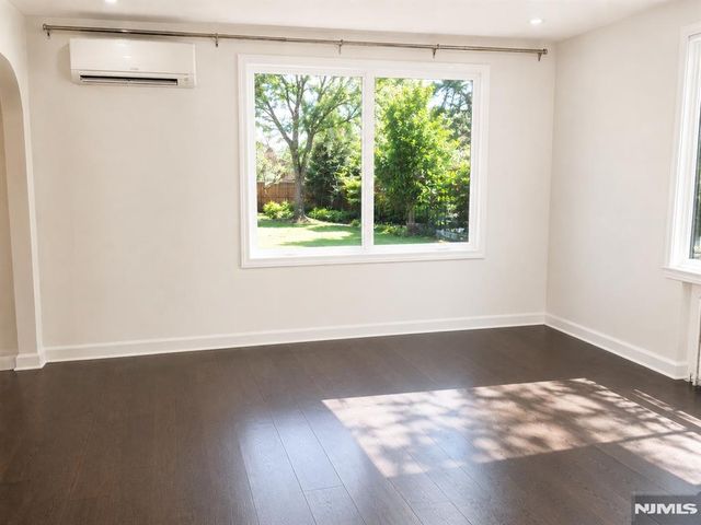 252 Crescent Avenue, Ramsey, NJ 07446