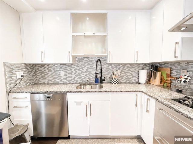252 Crescent Avenue, Ramsey, NJ 07446