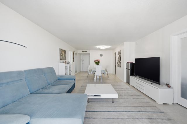 18011 Biscayne Boulevard 1502, Aventura, FL 33160