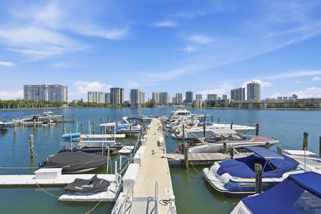 18011 Biscayne Boulevard 1502, Aventura, FL 33160