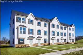 1818 Woodlands Pointe Drive, Charlotte, NC 28216