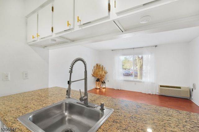 25 Steeplechase Ct 25, Franklin Twp., NJ 08873