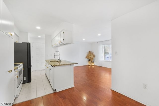 25 Steeplechase Ct 25, Franklin Twp., NJ 08873