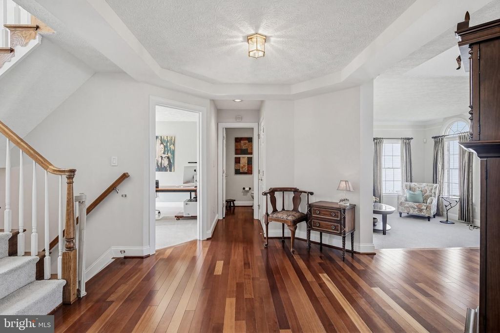 Image 10 of property listing at 5335 SUNNY FIELD CT, Ellicott City, MD 21043