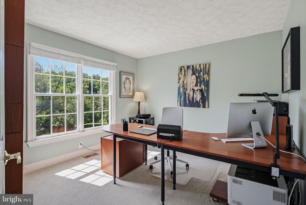 Image 12 of property listing at 5335 SUNNY FIELD CT, Ellicott City, MD 21043