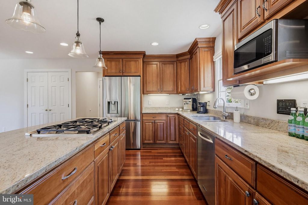 Image 18 of property listing at 5335 SUNNY FIELD CT, Ellicott City, MD 21043