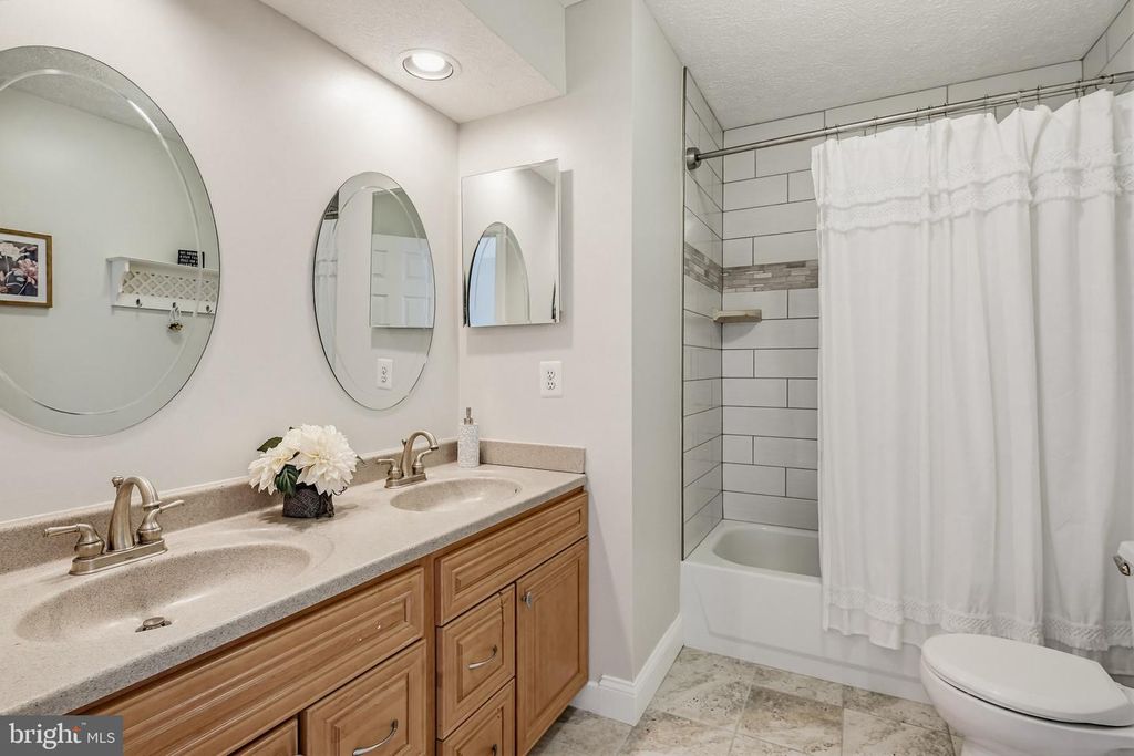 Image 47 of property listing at 5335 SUNNY FIELD CT, Ellicott City, MD 21043