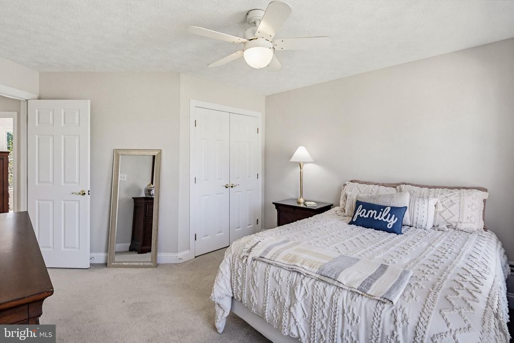 Image 50 of property listing at 5335 SUNNY FIELD CT, Ellicott City, MD 21043