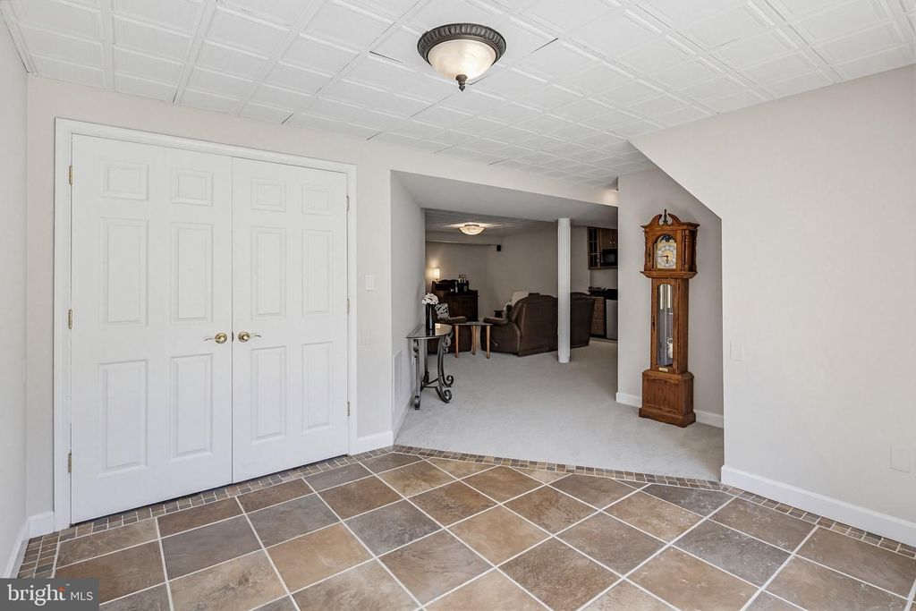 Image 61 of property listing at 5335 SUNNY FIELD CT, Ellicott City, MD 21043